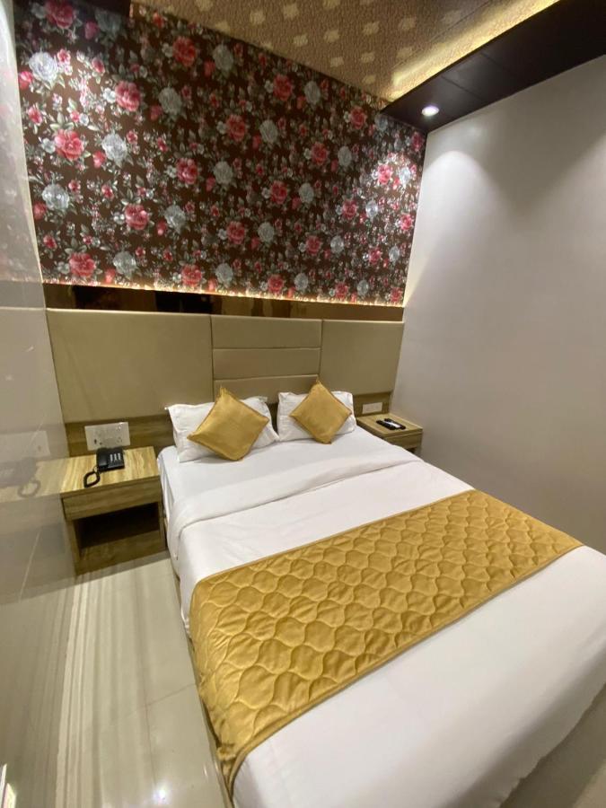 Hotel Bkc Crown - Near Trade Centre, Visa Consulate Mumbai Exterior photo