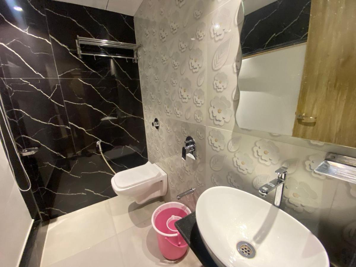 Hotel Bkc Crown - Near Trade Centre, Visa Consulate Mumbai Exterior photo