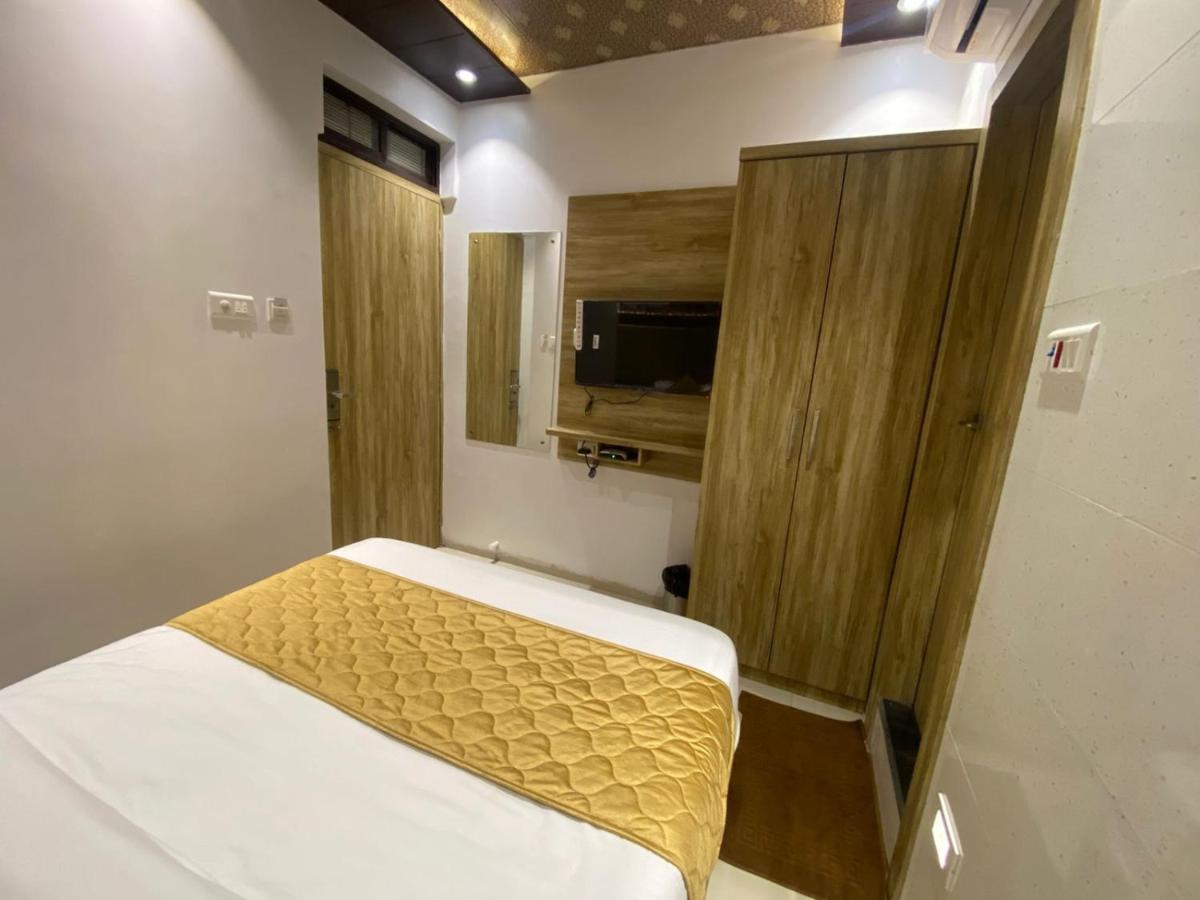 Hotel Bkc Crown - Near Trade Centre, Visa Consulate Mumbai Exterior photo